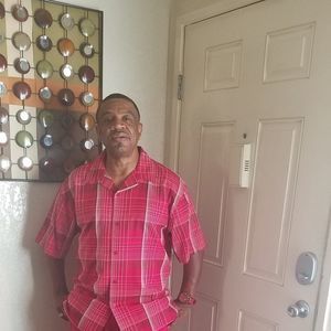 Meet your Posher, Larry